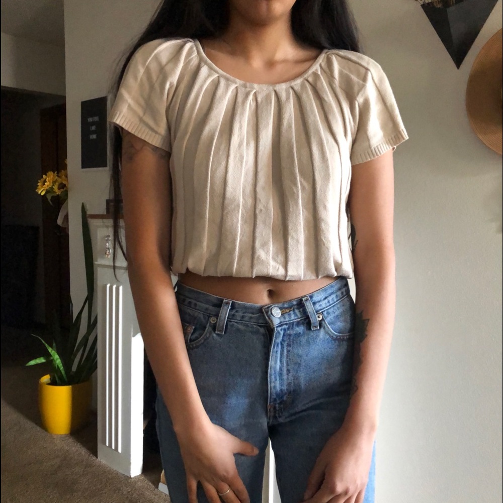 Wide ripped top